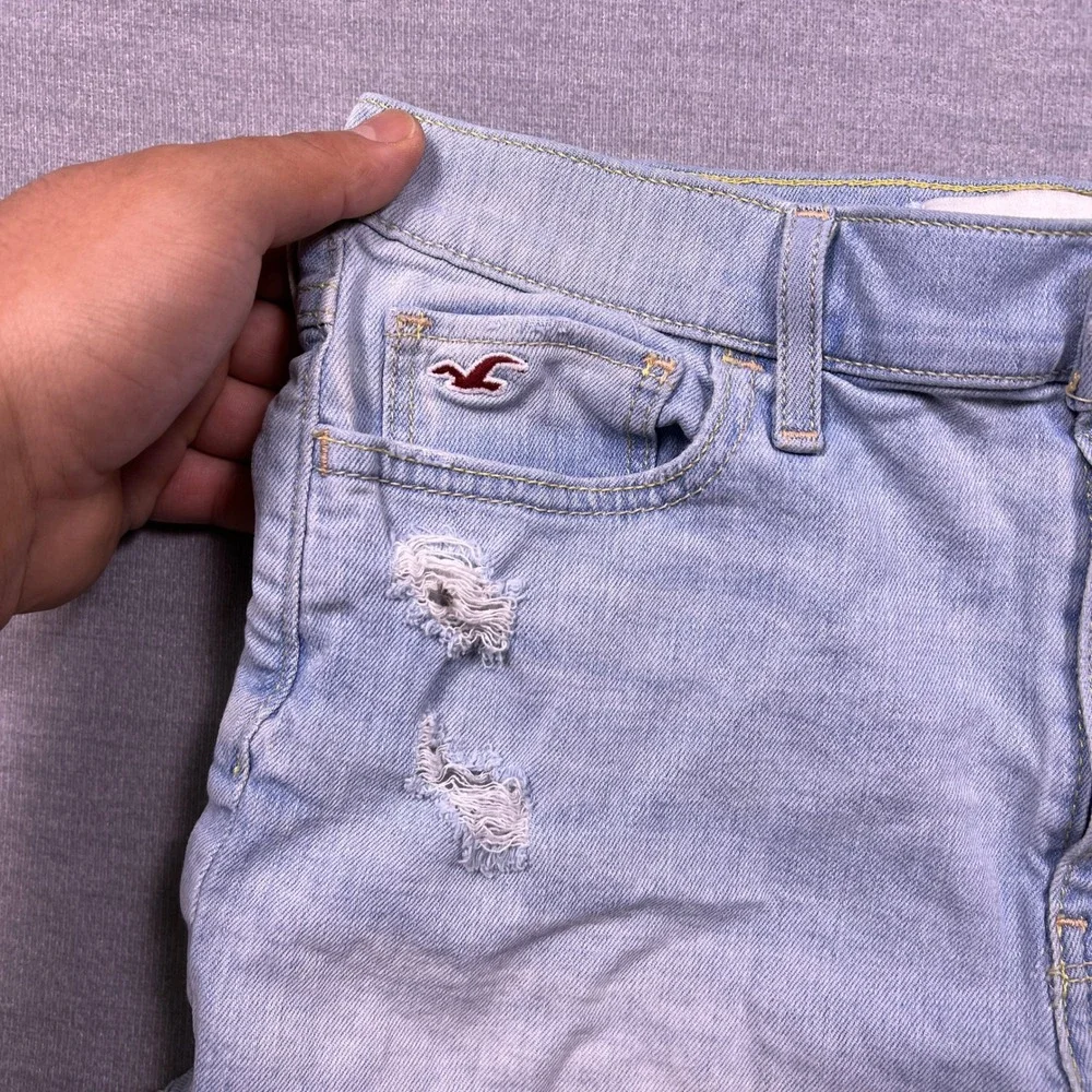 Hollister California‎ Womens Light Wash Distressed Denim Shorts Size 27